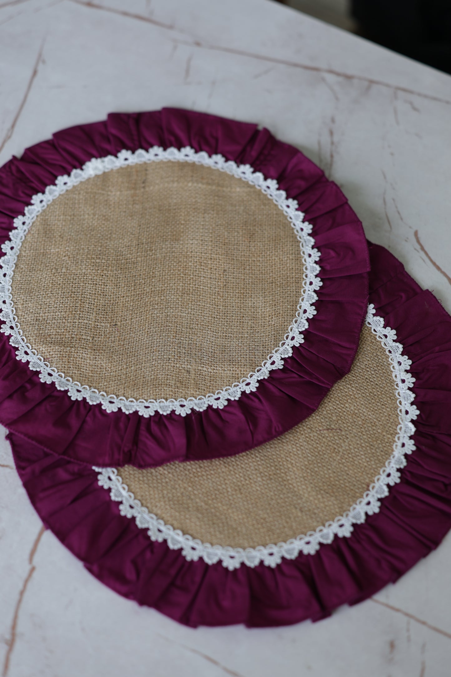 Wildberry Ruffled Jute Palcemat