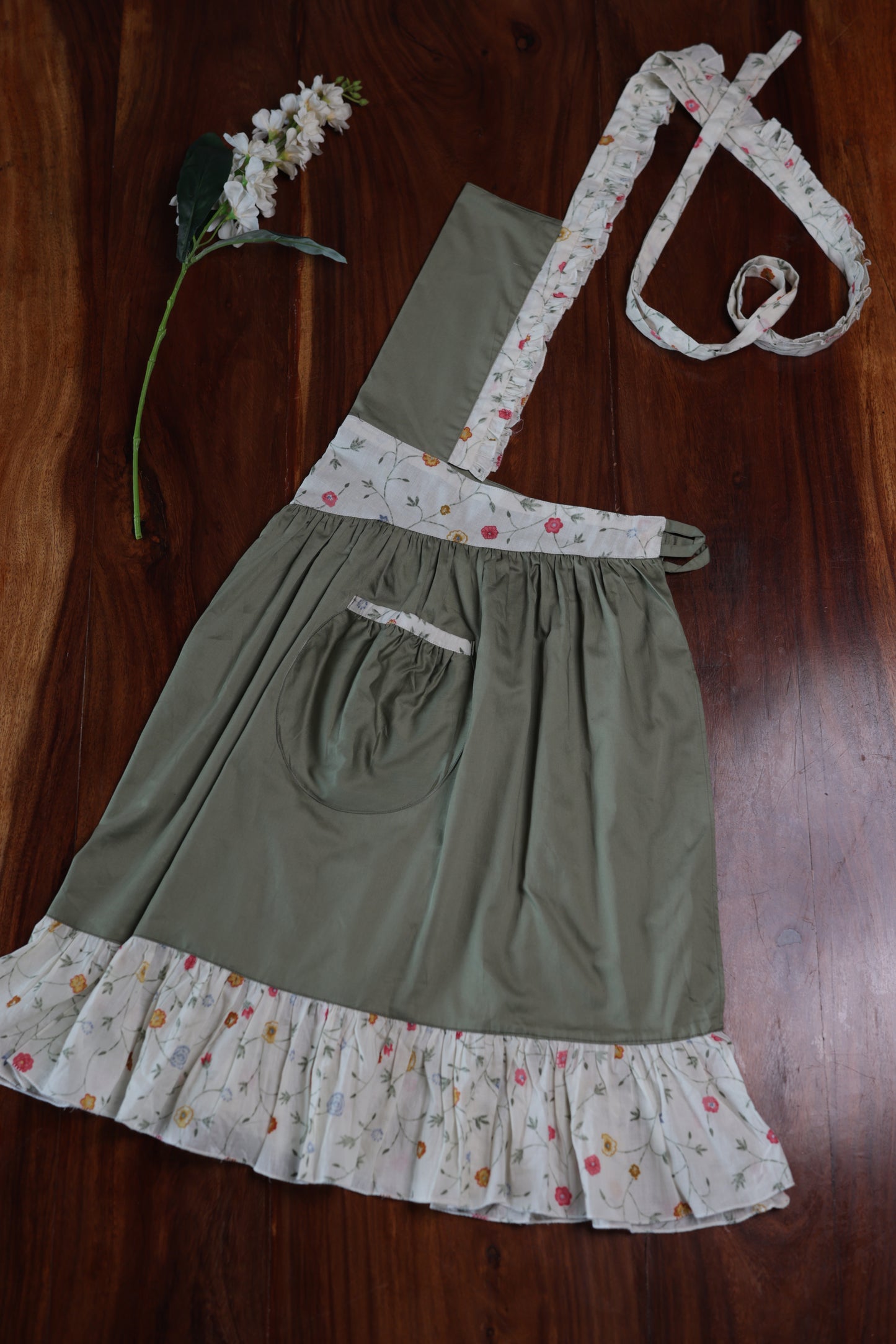 Soft-Spoken Yoke Apron