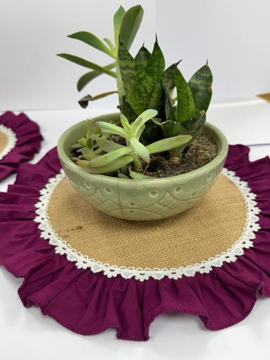 Wildberry Ruffled Jute Palcemat